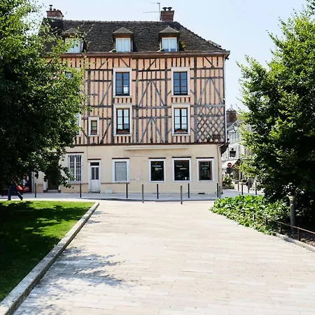 Le Champenois - Pro/famille - Equipe - Centre-ville - Proche Gare - Wifi - Mon Groom Apartment *